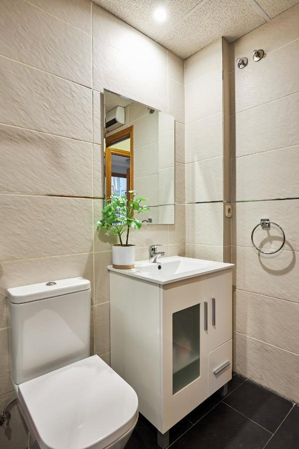 Conde Duque St Apartment Madrid Bagian luar foto